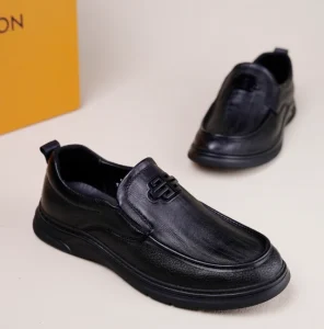 Authentic Men’s Casual Cowhide Leather Shoes Smooth Soft Finish Versatile Design