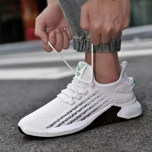 Breathable Sports Shoes Thin Men’s Lightweight Anti-Slip Mesh Shoes