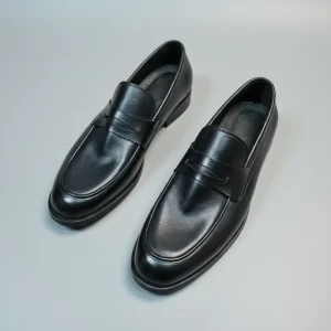 British Style Classic Slip-On Loafers Solid Breathable Spring Versatile Casual Retro Men’s Business Shoes Comfortable