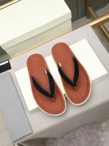 Classic Beach Shoes Slippers Men’s Shoes Versatile and Fashionable Available in Multiple Colors