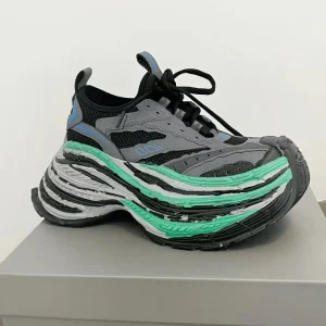 Custom Logo Winter New Sports Casual Shoes Heightening Couples Men Mesh Thick Soled Sneakers