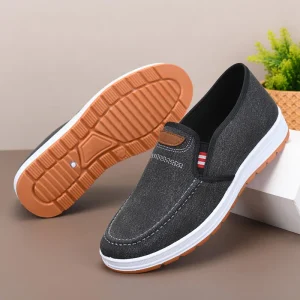 Essential for Travel Old Beijing style Men’s Breathable Canvas Casual Shoes Soft Soled Shoes Solid Pattern Spring Cotton Lining