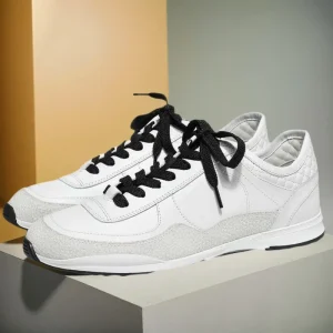 Factory Direct Sales Comfortable Easy To Wear Simple Design White Lightweight Running Casual Shoes For Spring Autumn Daily Wear