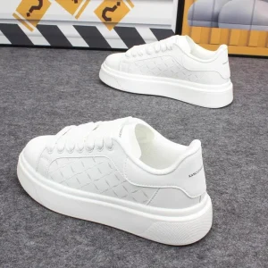 Fashion Spring Summer New Men’s Casual Skateboarding Shoes Autumn Breathable Soft Mesh Style Running Shoes