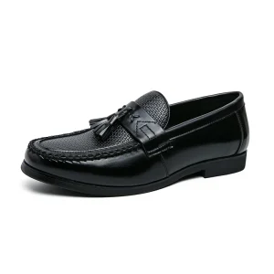 Fashion Tassels Emboss PU Leather Moccasin Zapatos De Cuero Men Casual Walking Style Shoes Mens Wedding Formal Dress Shoe