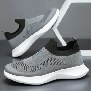 Fashionable Men’s Lightweight Sneakers Flat Outdoor Non Slip Men’s Shoes New Style Breathable Elastic Fabric