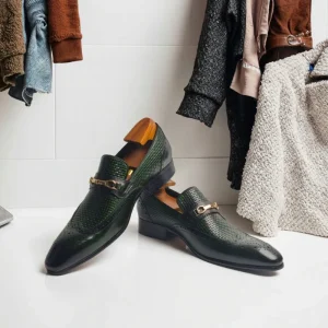 High Quality Men’s Genuine Leather Loafers with Luxury Metal Buckle Retro Style Pointed Toe for Weddings Business Wedding Shoes