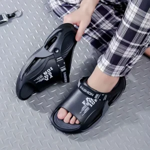 High quality Mens Sandals Slipperstwo Styles Durable Summer Outdoor Footwear Thick Sole Closure