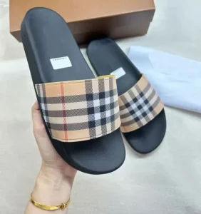 High quality Men’s and Women’s Slip on Shoes with Anti slip Properties Trendy Men’s and Women’s Slip on Shoes