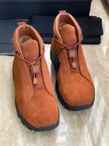 High-top Men’s Boots High-quality Leather Fashionable and Trendy Design Lightweight Lace-up Closure Slip-resistant Sole