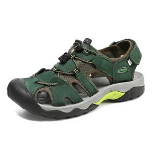 Large Baotou Casual Men’s Beach Shoes Summer Outdoor Breathable Men’s Leather Sandals