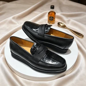 Men’s Black Penny Loafers Croc Embossed Leather Slip On Shoes with Platform Sole Lightweight Platform Slip Ons for Daily Office