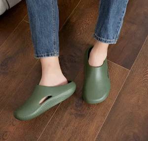 Men’s Bread Cave Slippers With Flat Soft Design Thick Non slip Soles Outdoor Wear Sandals Comfortable Feeling