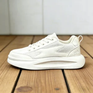 Men’s Breathable Evergreen Sports Running Sneakers Custom Lighted Skateboarding Shoes with Fashion Trend Custom Walking