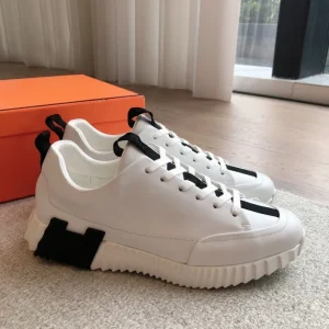 Men’s Breathable Round-Toe Running Chunky Sneakers Comfortable Lace-up Lighted Walking Style Tennis Shoes