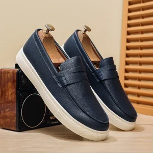 Mens Casual Board Shoes Non Slip Flat Sole Comfortable and Wear-resistant Thick Sole Soft Leather Surface Slip-on Casual Shoes