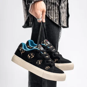 Men’s Comfortable Skateboard Shoe Design Fashionable and Casual Lace up Men’s Style