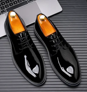 Men’s Korean Version Patent Leather Dress Shoes Bright Side Pointed Business Shoes Lace Closure Waterproof Comfortable