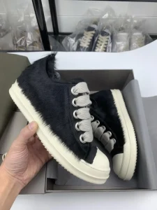 Men’s Lace-up Casual Shoes Genuine Fur Skate Shoes Street Style
