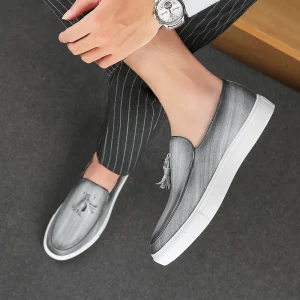 Men’s Large Size 38-47 Casual Lazy Shoes Europe Style Slip-On Flat Leather Comfort Walking Shoes for Spring and Autumn