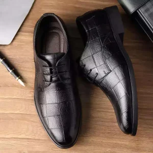 Men’s New Leather Shoes Business Formal Large Size All Casual Spot Pointed Low top Leather Shoes