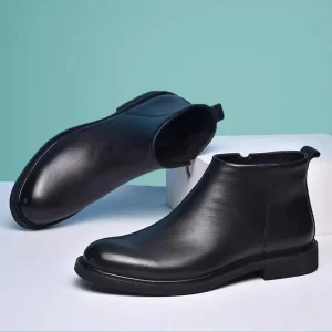 Men’s PU Chelsea Boots with Solid Color Design Retro European Style Winter Slip-On Boots for Ins Social Platform