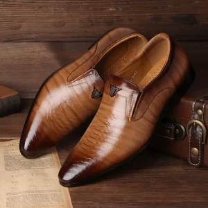 Men’s Retro Pointed Toe Leather Shoes Luxury Print Slope Heel