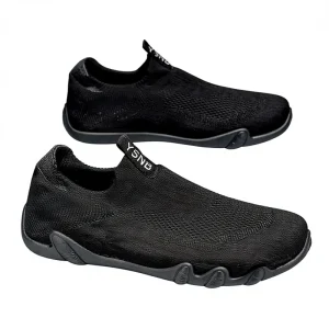 Men’s Shoes Spring New Breathable Fly woven Casual Mesh Shoes Fashionable Slip on Sneakers Solid Color for Students