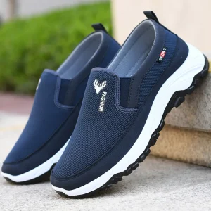 Men’s Slip-On Cloth Shoes Soft Sole Walking Shoes Breathable Flying Weave Mesh Non-slip Casual Dad Shoes