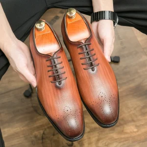 New Arrivals Designer Men’s Luxury Pu Leather Dress Shoes Wooden Sole Walking Style Wedding Shoes