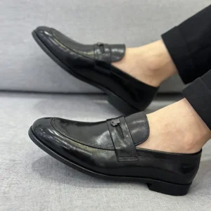 New Men’s British Commuter Loafers Slip On Solid Color Business Casual Breathable High End & Comfortable
