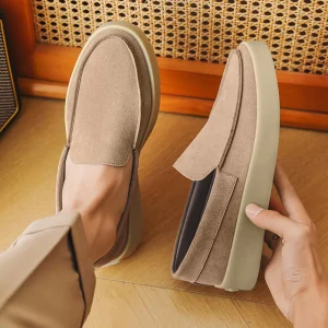 New Men’s Suede Loafers Casual Shoes Comfortable Flat Sole Driving Moccasins for Daily Wear Oem Odm Custom