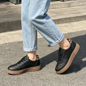 OEM Custom Logo Men’s Walking Shoes Soft PU Material Lightweight Casual Skateboarding Shoes for Summer Travel