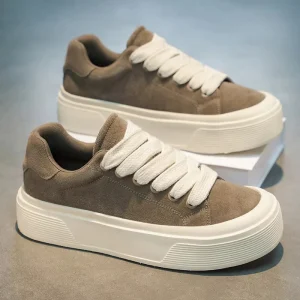 Solid Color Men’s Shoes with Thick Soles New Low Top Soft Bottomed Sports and Casual Sneakers Versatile Spring Style