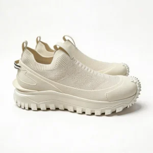 Summer Men’s Round Toe Slip-On Non-Slip Leisure Solid Color Outdoor Casual Shoes for Teenage