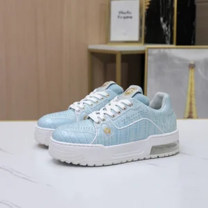 Trendy Light Blue Crocodile Skin Sneakers Men Luxury Thick Sole Air Cushion Athletic Leisure Shoes Designer Chunky Dad Shoes